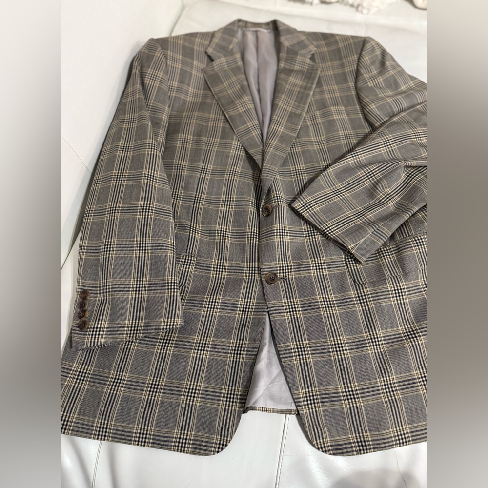 Hickey Freeman Gray Checkered Blazer with gold 42R